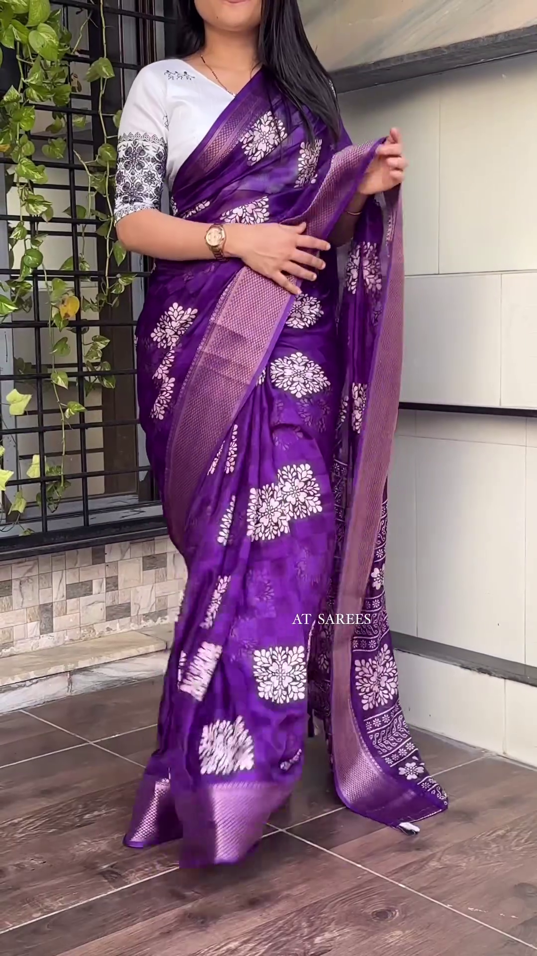 Printed Chiffon Saree  (Multicolor)